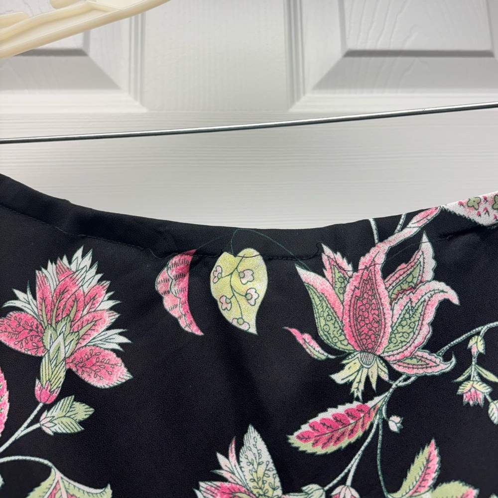 Dressbarn Woman Black Floral Midi Skirt – Size 16W - Picture 10 of 15